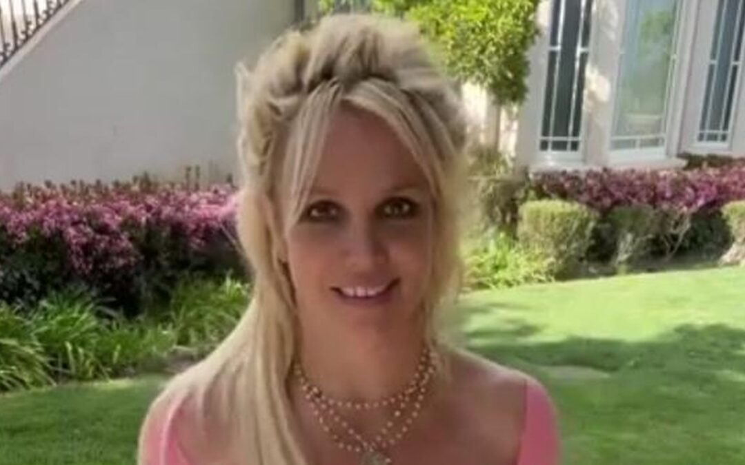 Nur mit Stiefeln: Britney Spears zeigt sich nackt im Netz