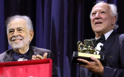 Francis Ford Coppola überreicht Werner Herzog Ehrenlöwen