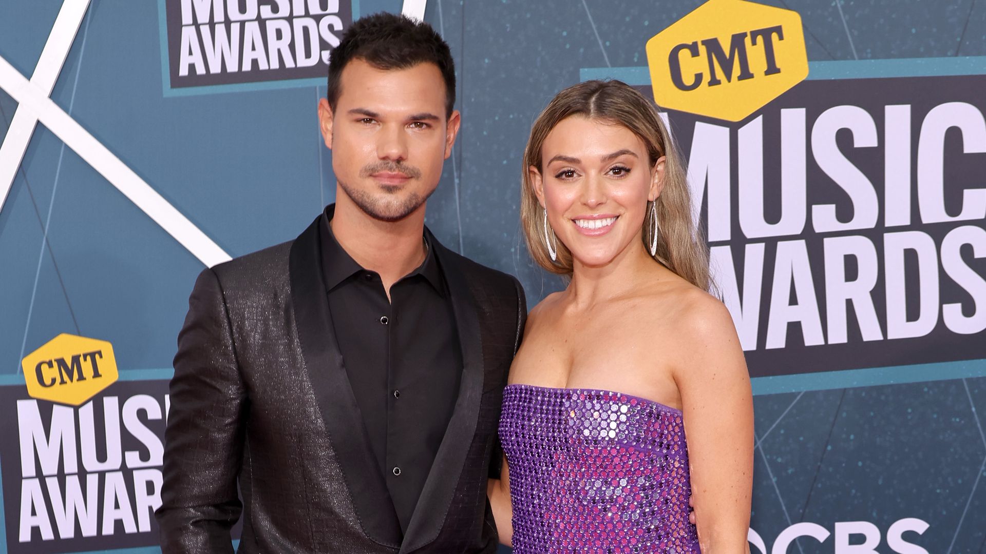 Team Conrad? Taylor Lautner über Serien-Zoff mit Ehefrau Tay