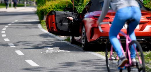 Gefahr für Radfahrer: So können Sie Dooring-Unfälle mit geöffneten Autotüren vermeiden