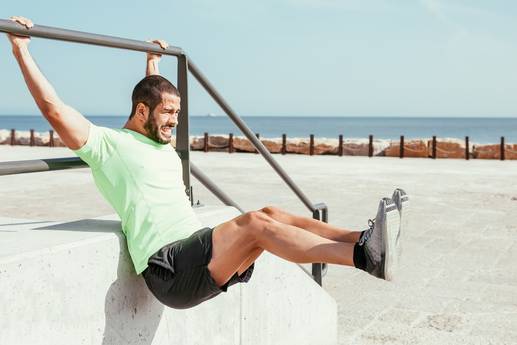 Steigere deine Fitness: Verbessere deine Core-Stärke mit Hanging Leg Raises