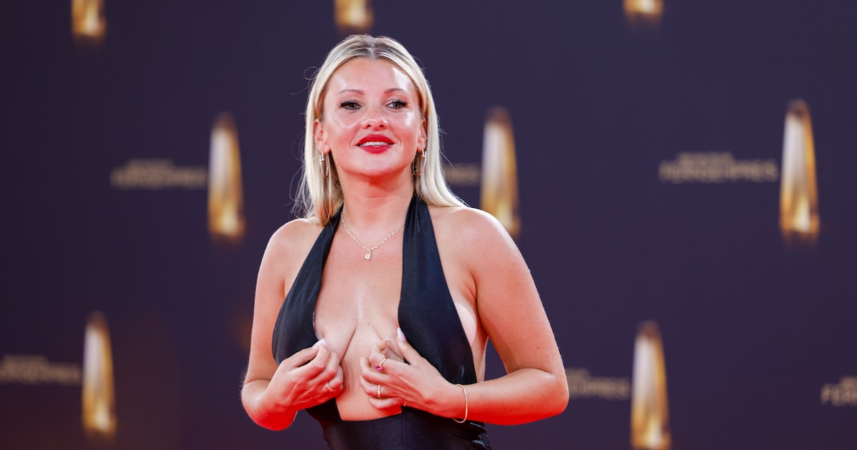 Evelyn Burdecki erlebt Kleider-Fail beim „Deutschen Fernsehpreis“