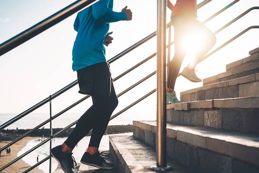 Gezielte Übungen für Läufer: Nutze Treppen als effektives Fitnessprogramm im Alltag