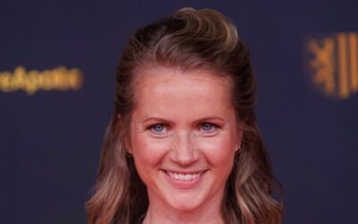 „Tatort“-Star überrascht auf der Bühne mit Babynews