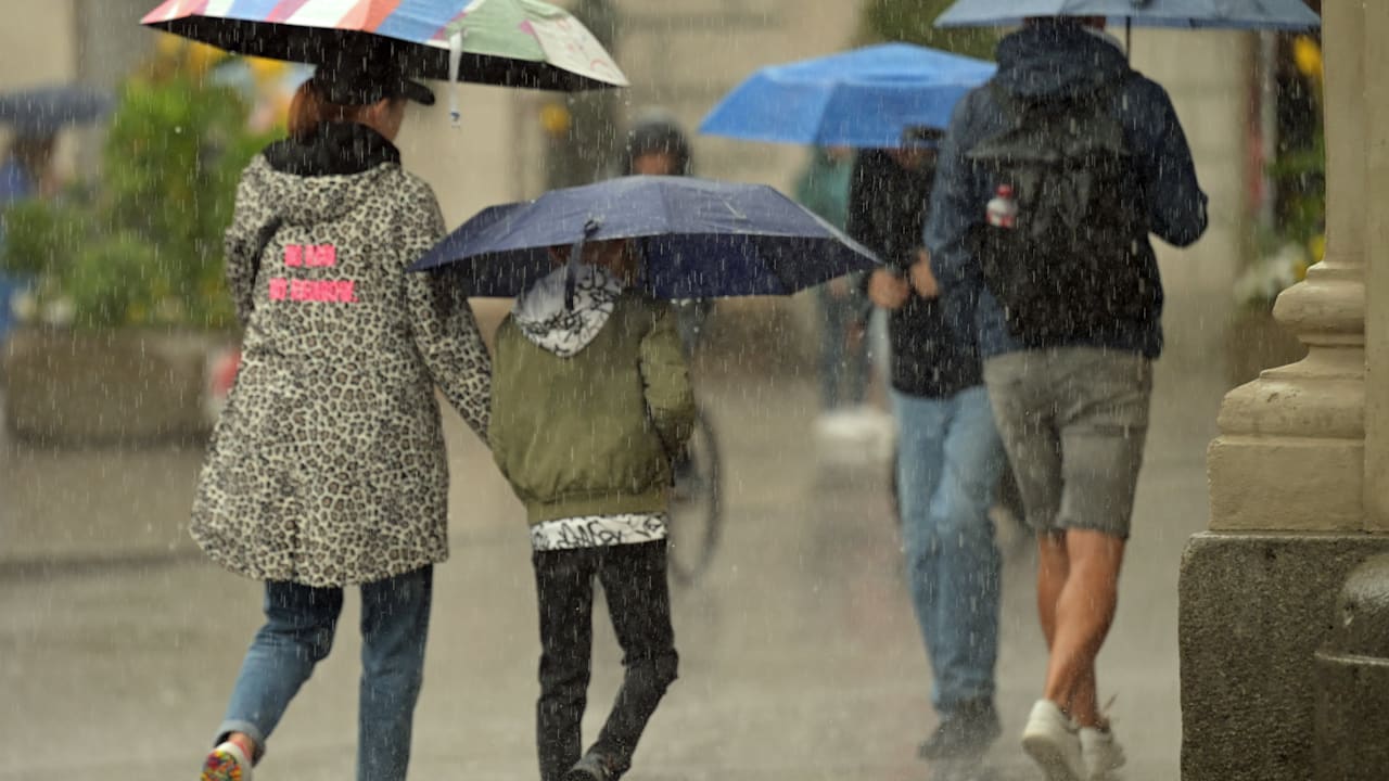 Unwetter in Deutschland: Regen und sogar erster Schnee