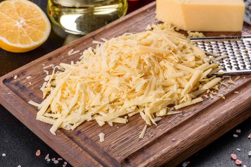 Im Supermarkt: Darum solltest du geriebenen Käse in der Packung besser nicht kaufen