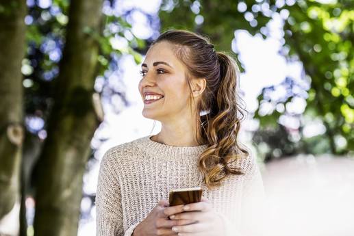 Simple Frisur: Ein Trick bringt mehr Volumen in den Pferdeschwanz