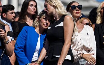 Donald Trump und Jeffrey Epstein: Opfer fordern Kongress zum Handeln auf