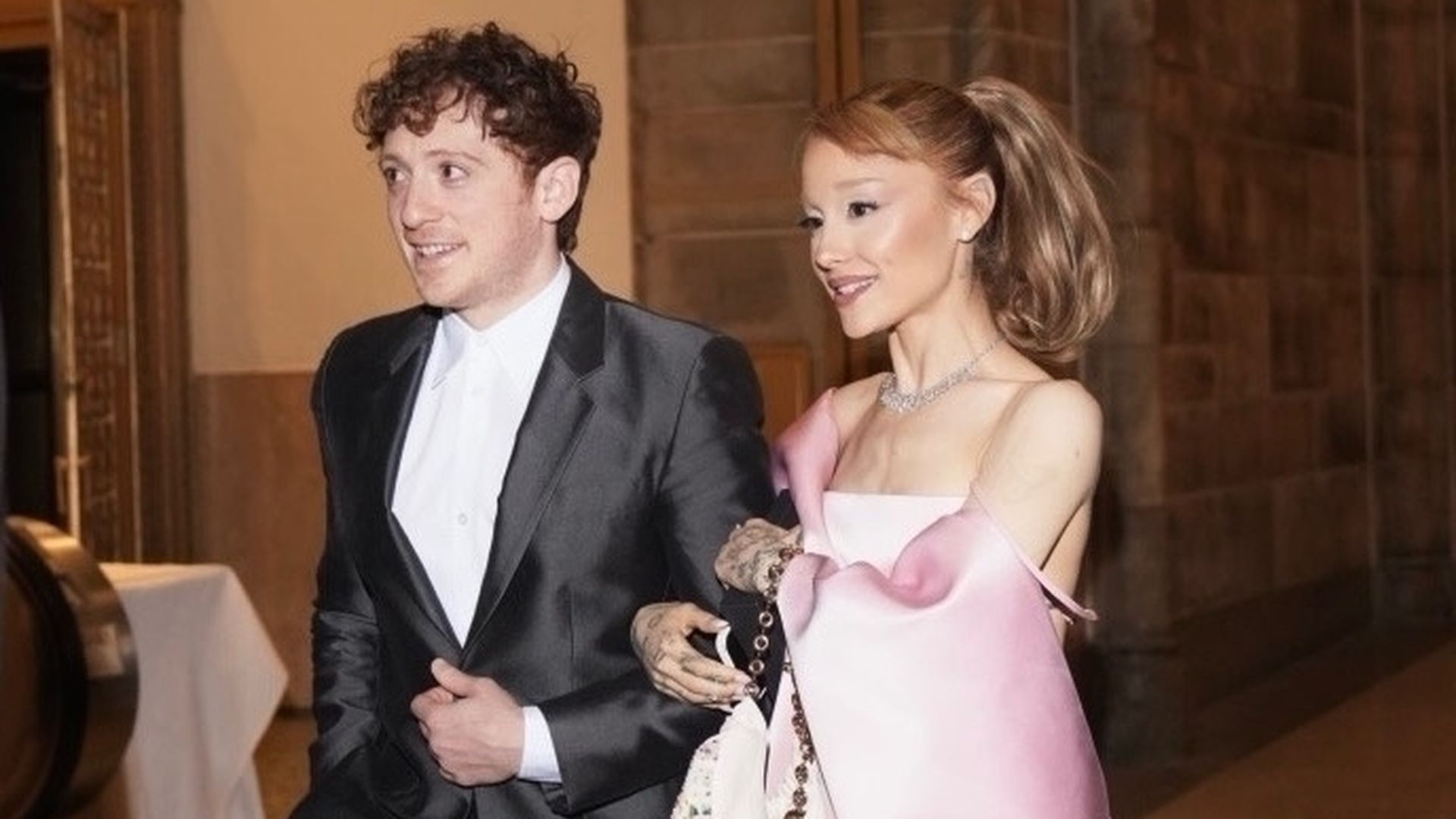 Trennung? Bei Ariana Grande und Ethan Slater soll es kriseln