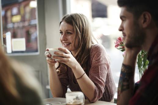 Studie sieht Zusammenhang: Kaffee und Tee: Das soll die ideale Menge für ein längeres Leben sein