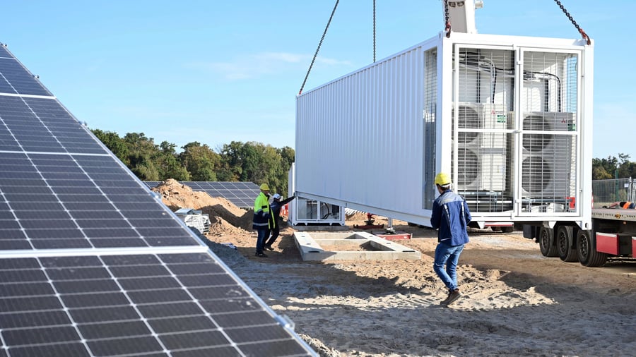 energiewende-leistung-wie-200-atomkraftwerke-netzbetreiber-wollen-speicher-boom-in-den-gri68e46905a3b42.jpg Energiewende : Leistung wie 200 Atomkraftwerke: Netzbetreiber wollen Speicher-Boom in den Griff bekommen