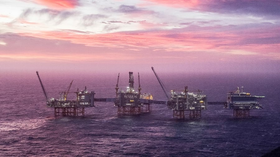 Öl : Energiebedarf bremst Energiewende – Ölnachfrage erreicht später als erwartet ihren Höhepunkt