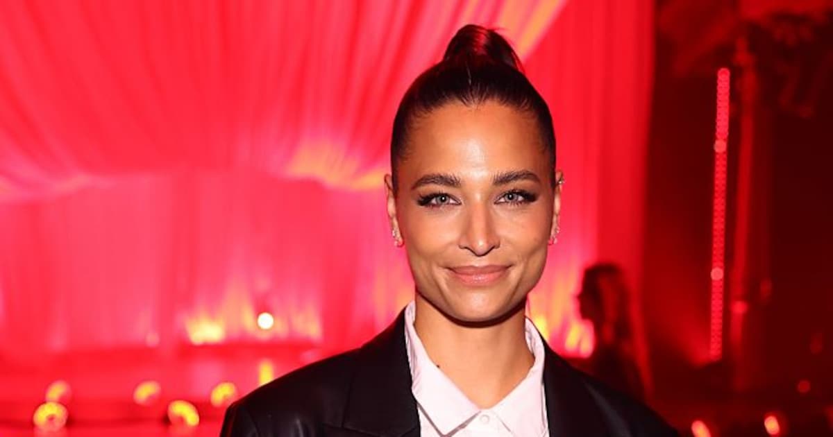 Amira Aly kämpft mit Tränen, als sie über Vater spricht