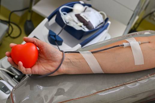 Erkältungszeit: Blutspende nach Infekt: Diese Wartezeit solltest du einhalten