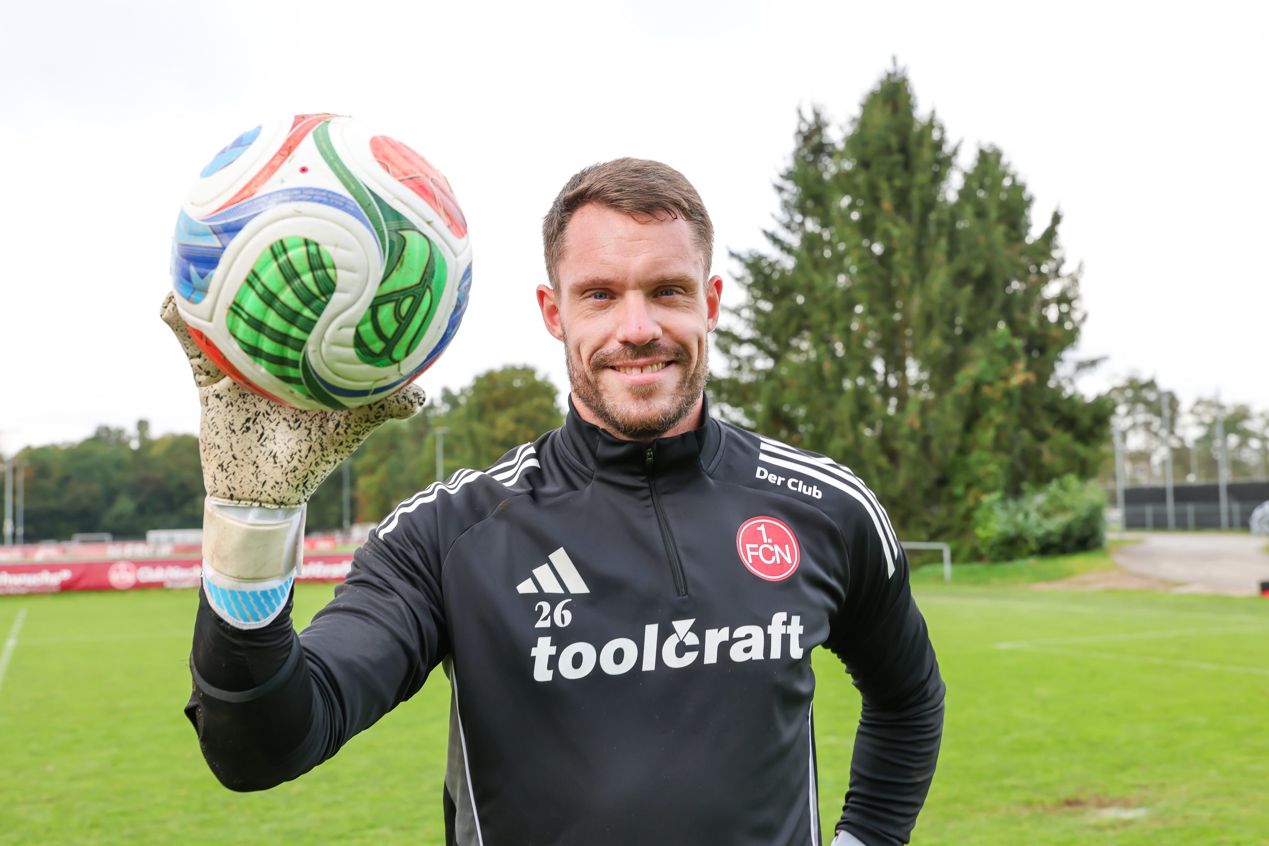 Der neue WM-Ball im Profi-Test!