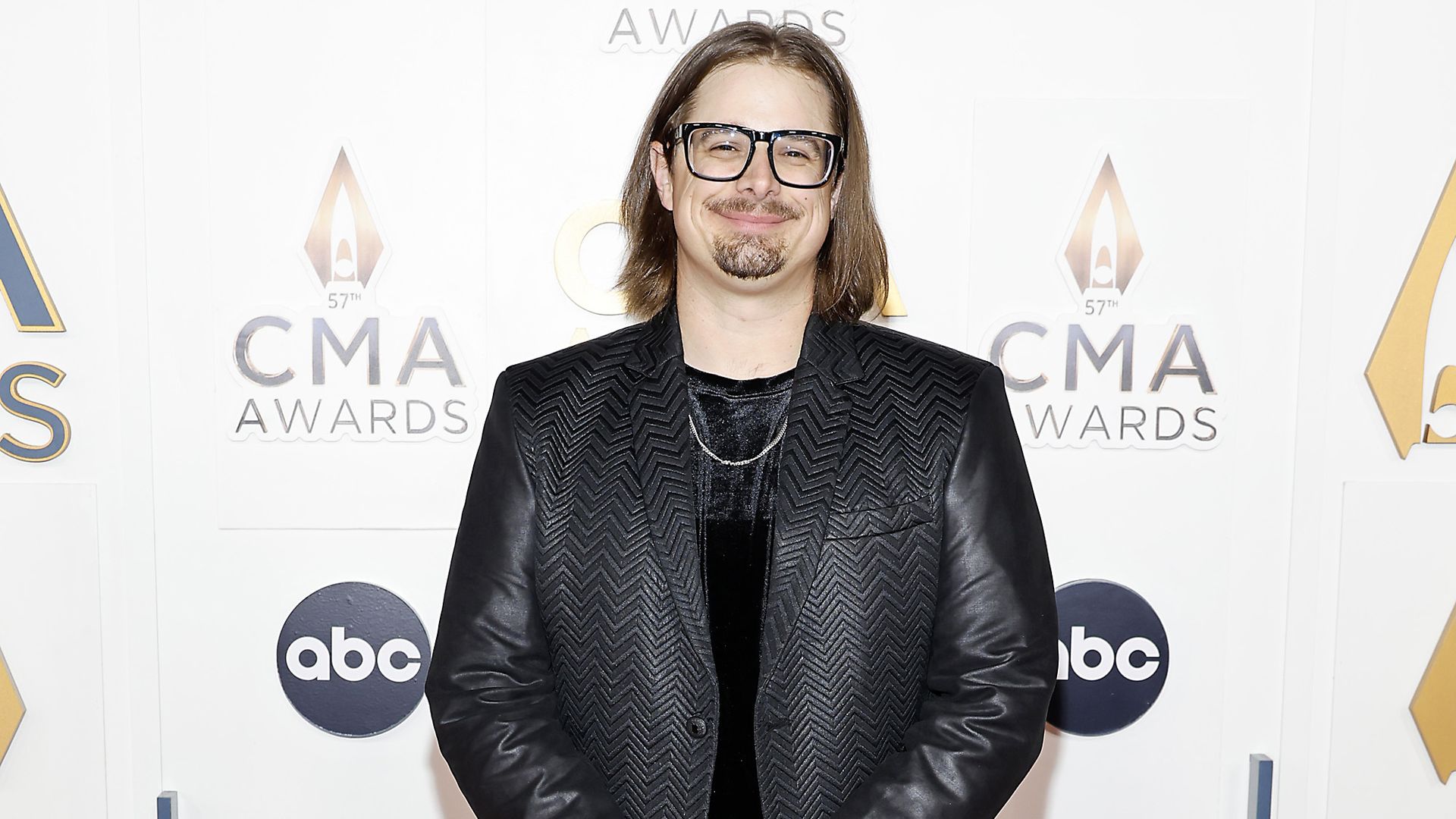 busunfall-2022-countrystar-hardy-wurde-fast-enthauptet.jpg Busunfall 2022: Countrystar Hardy wurde fast enthauptet