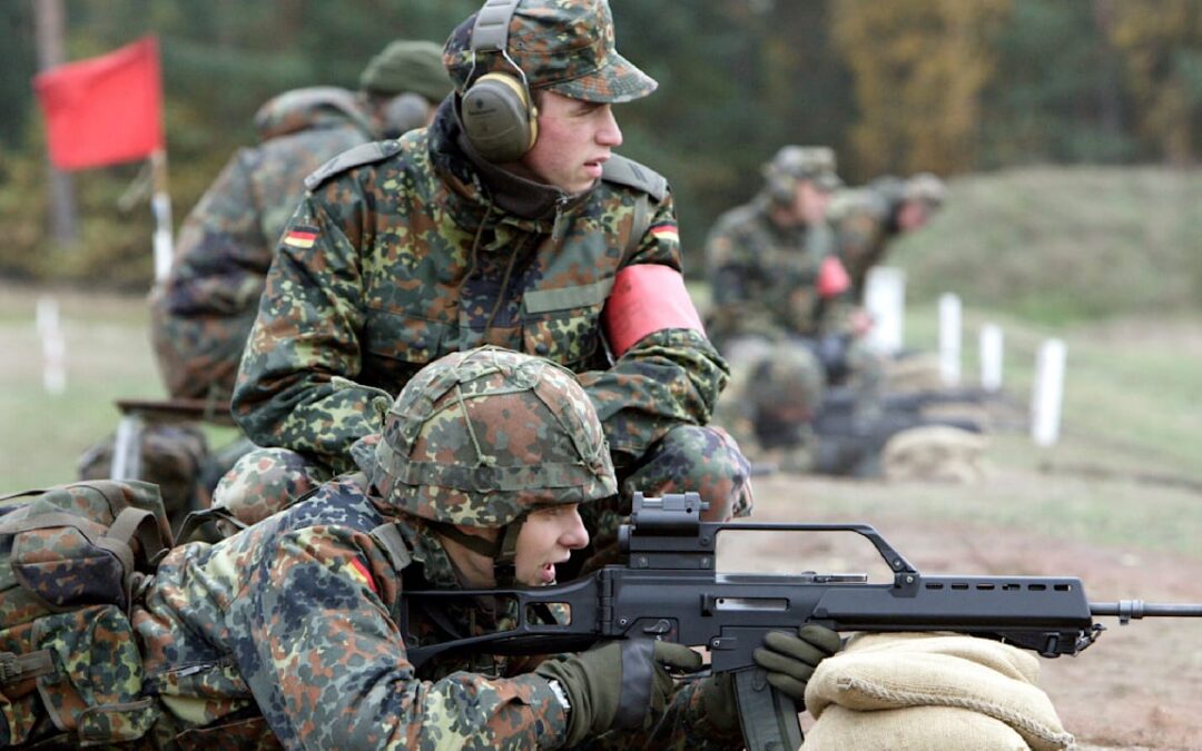 Blitzabsage von Pressekonferenz: CDU-Röttgen geht auf Pistorius los: Wehrdienst-Krach eskaliert!