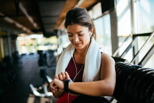 Workout: Um diese Uhrzeit verlieren wir Bauchfett effektiv
