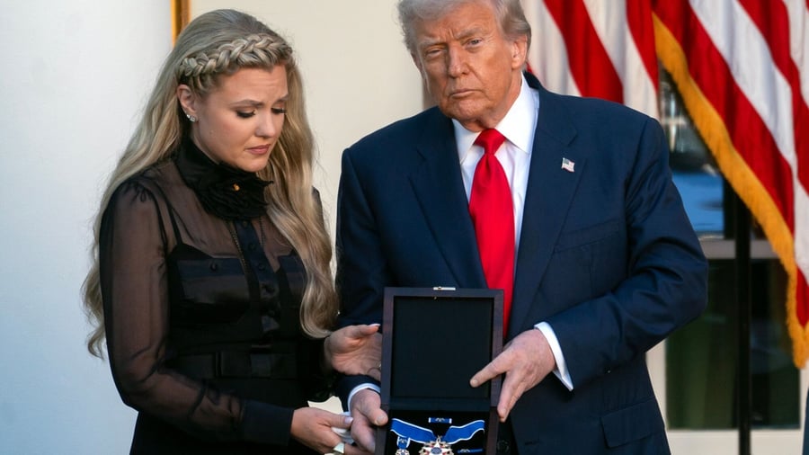 +++ USA unter Trump +++ : Trump ehrt getöteten Charlie Kirk mit US-Freiheitsmedaille