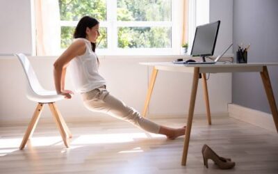 Micro-Workout im Büro: Trainieren bei der Arbeit? 10 Übungen, die du in Alltagskleidung machen kannst