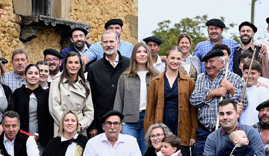 Spaniens Königsfamilie zeigt sich auf dem Land herrlich unglamourös