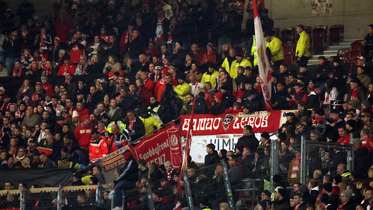 bundesliga-drama-bei-stuttgart-sieg-mainz-fan-auf-der-tribuene-reanimiert.jpg Bundesliga: Drama bei Stuttgart-Sieg: Mainz-Fan auf der Tribüne reanimiert