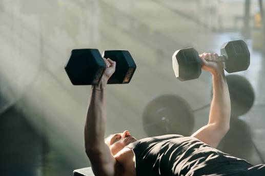 woechentliche-workouts-laut-studie-so-lange-solltest-du-krafttraining-machen-um-laenger-zu-leben.jpg Wöchentliche Workouts: Laut Studie: So lange solltest du Krafttraining machen, um länger zu leben