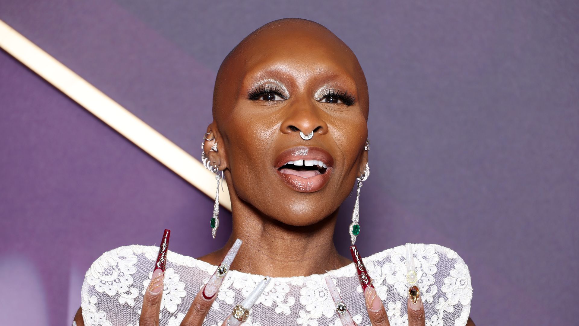 deshalb-traegt-schauspielerin-cynthia-erivo-eine-glatze.jpg Deshalb trägt Schauspielerin Cynthia Erivo eine Glatze