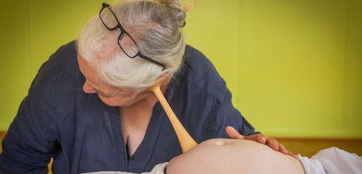 Hebamme über Berufsaussichten: Fast jede zweite denkt ans Aufhören