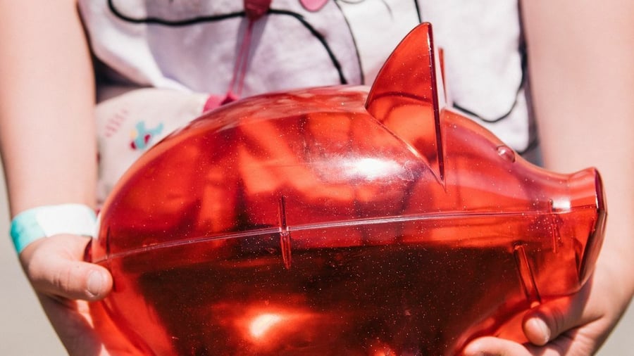 Kommentar: Warum der Weltspartag eine große Mogelpackung ist