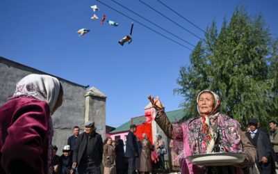 Xinjiang: Verfolgung, Überwachung, Zwangsassimilation – wie China sein Überwachungsmodell an andere Autokratien exportiert