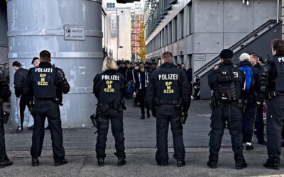 Auf dem Weg nach München: 100 Fußball-Fans beim Schwarzfahren erwischt