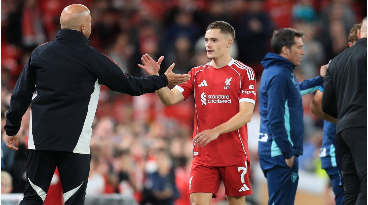 liverpool-slot-stellt-sich-erneut-vor-wirtz-vorbild-gravenberch.jpg Liverpool: Slot stellt sich erneut vor Wirtz – Vorbild Gravenberch