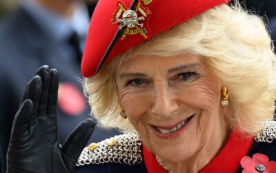 Königin Camilla trägt Queen Elizabeths Totenkopf-Brosche