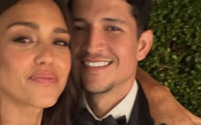 Mit Jessica Alba: Danny Ramirez teilt süßes Selfie vom Event
