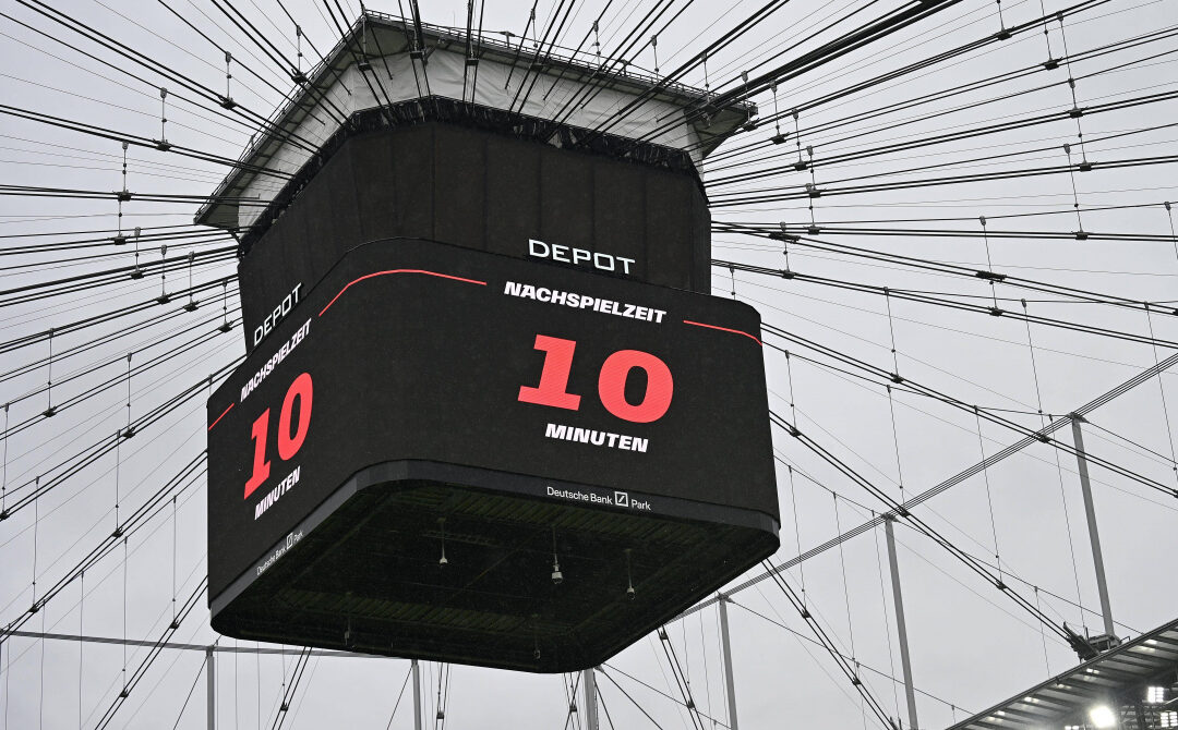 DFL: Änderung zur Anzeige der Nachspielzeit geplant – Neue Kontrollinstanz bei Stadionverboten