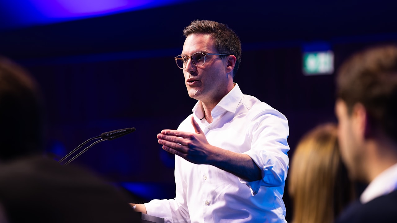 CDU: Erster Landeschef stellt sich im Renten-Zoff gegen Merz