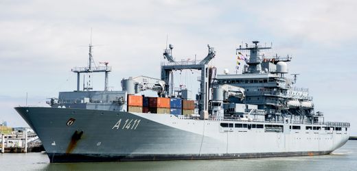 Marineschiff »Berlin«: Infektionskrankheit zwingt zu außerplanmäßigem Halt auf Bermuda