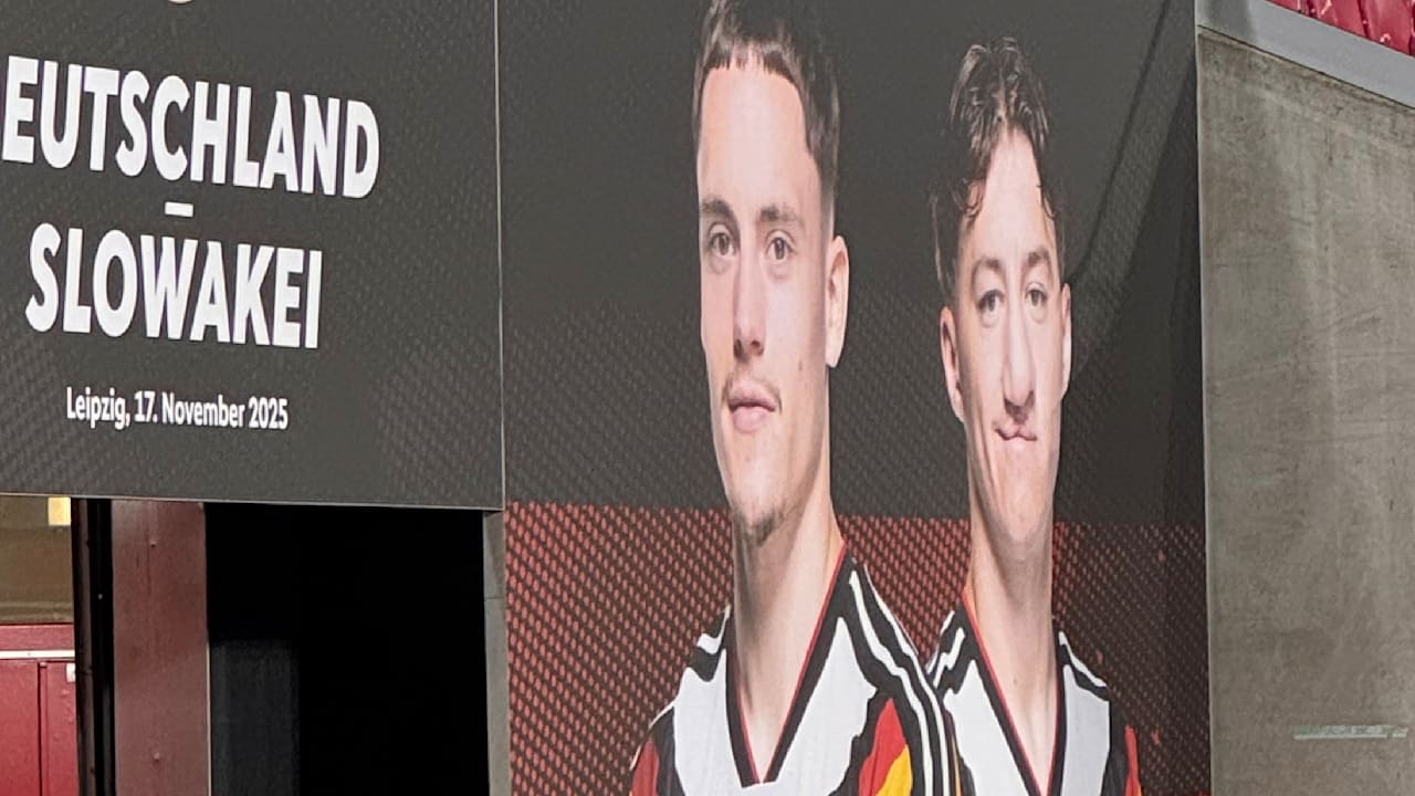 deutschland-slowakei-aussortierter-dfb-star-riesig-im-stadion-zu-sehen.jpg Deutschland – Slowakei: Aussortierter DFB-Star riesig im Stadion zu sehen