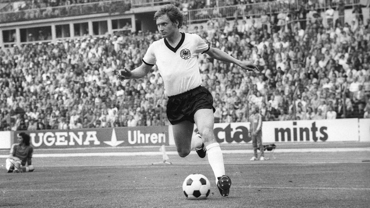 Fußball: 74er-Weltmeister Dieter Herzog (79) ist tot