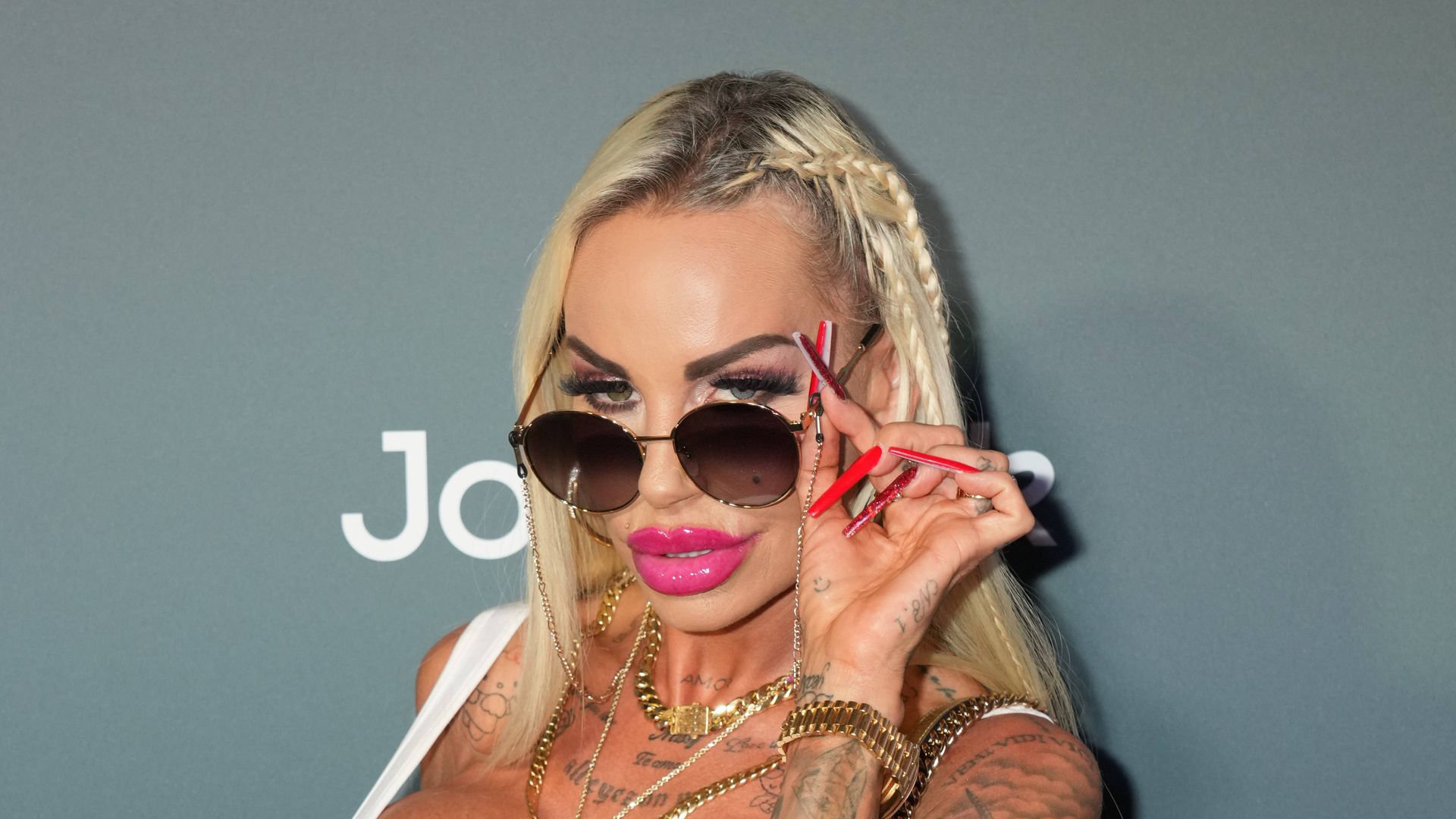 Kaum zu erkennen: Gina-Lisa Lohfinks neuer Look für Shooting