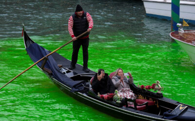 Berühmten Kanal neongrün gefärbt: Venedig schmeißt Greta Thunberg aus Stadt