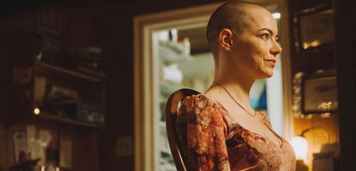 Emma Stone rasiert Hollywoodregisseur Yorgos Lanthimos