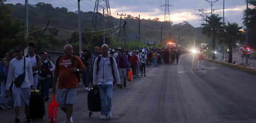 Mexiko: Zehntausende Migranten hängen fest