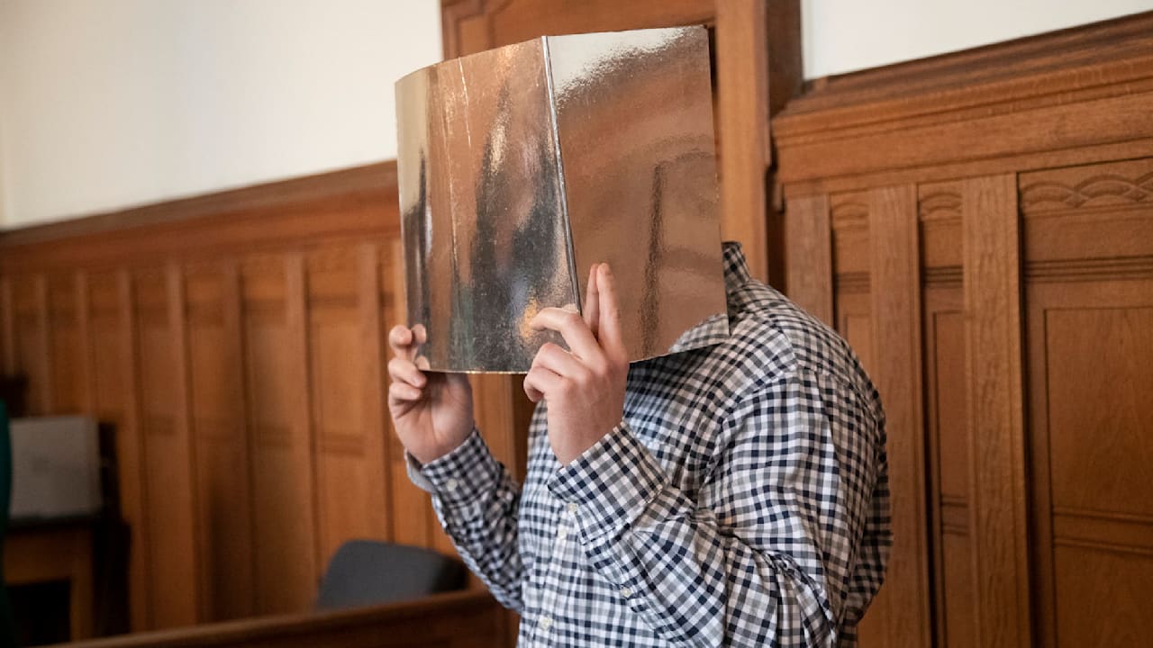 Verurteilter Vergewaltiger flieht in Berlin und sticht Ex-Frau nieder