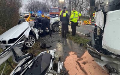 Unfall auf L111: 3 Tote! BMW überholt und fährt in Gegenverkehr
