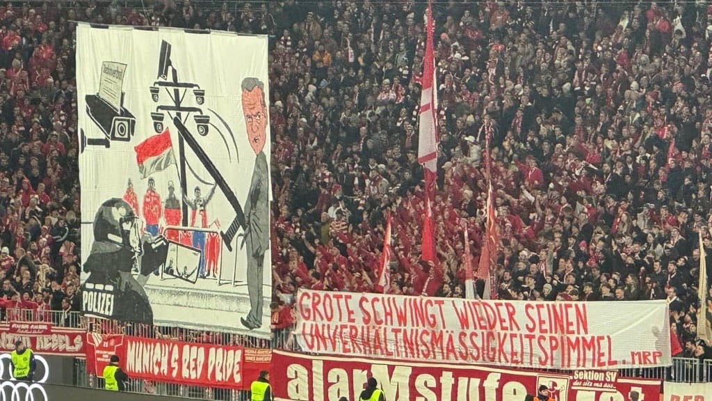 Bundesliga: Bayern – St. Pauli 3:1! Bayern-Fans provozieren mit „Pimmel“-Plakaten!