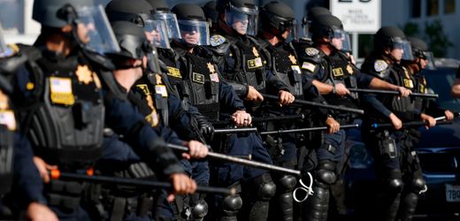 Donald Trump will jetzt doch wieder Einwanderer haben. Was ist da los?