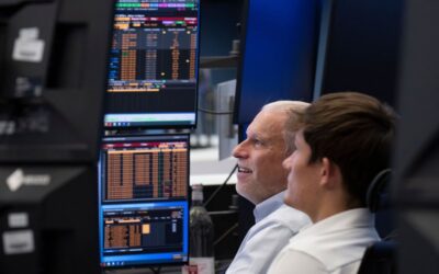 Geldanlage: Gold steigt, der Dollar wackelt: So wappnen sich Fondsmanager vor einer einschneidenden Korrektur