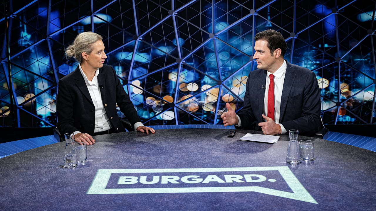 weidel-wuetet-gegen-verfassungsschutz-schmierige-stasi-spitzel.jpg Weidel wütet gegen Verfassungsschutz: „Schmierige Stasi-Spitzel“